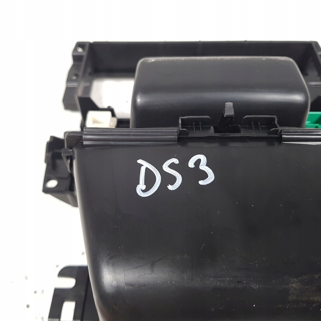 фото №4, Рамка полка бардачок радио citroen ds3