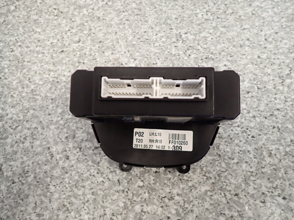 фото №8, Hyundai veloster i 11- панель управление кондиционера