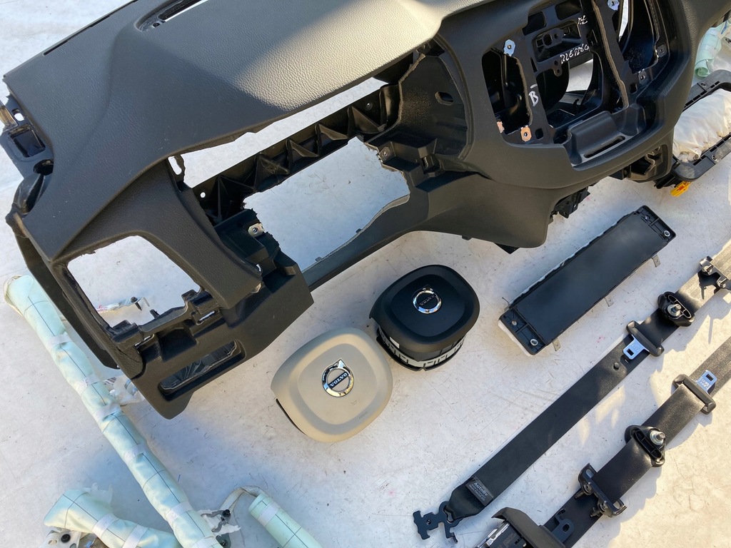 фото №5, Volvo xc90 2 ii приборная панель приборная панель консоль подушки безопасности ремни