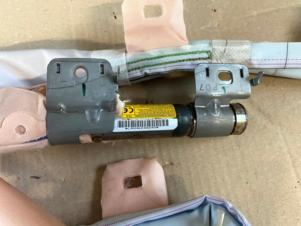 фото №5, Toyota hilux viii 15- шторка безопасности подушка безопасности правая 1,5 кабины