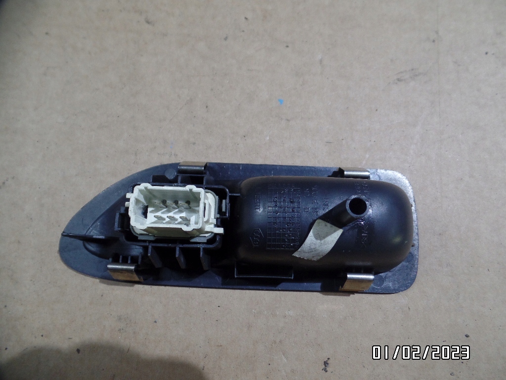 фото №4, Панель стекло правый задняя renault laguna ii 8200317494