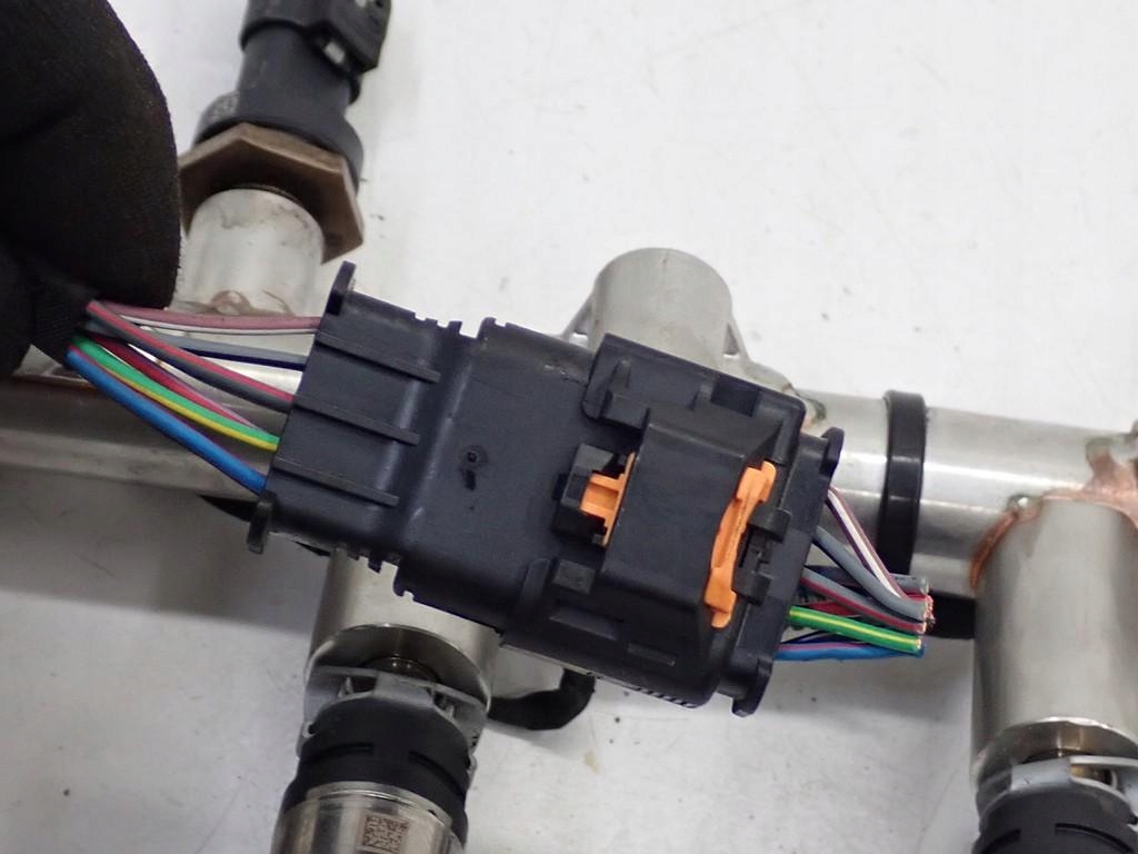 Інжектор форсунка 46351927 jeep compass ii 1.5 turbo t4 e-hybrid 22r Доставка