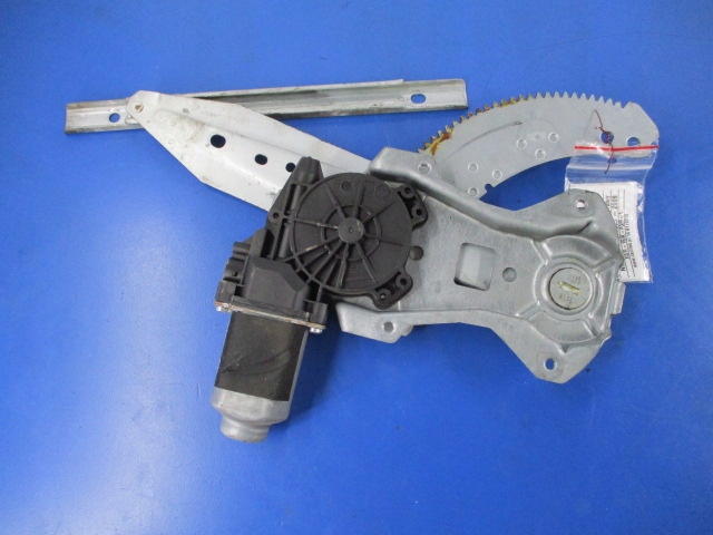 фото №4, Nissan note e11 підйомник скло задня правий 2контакти