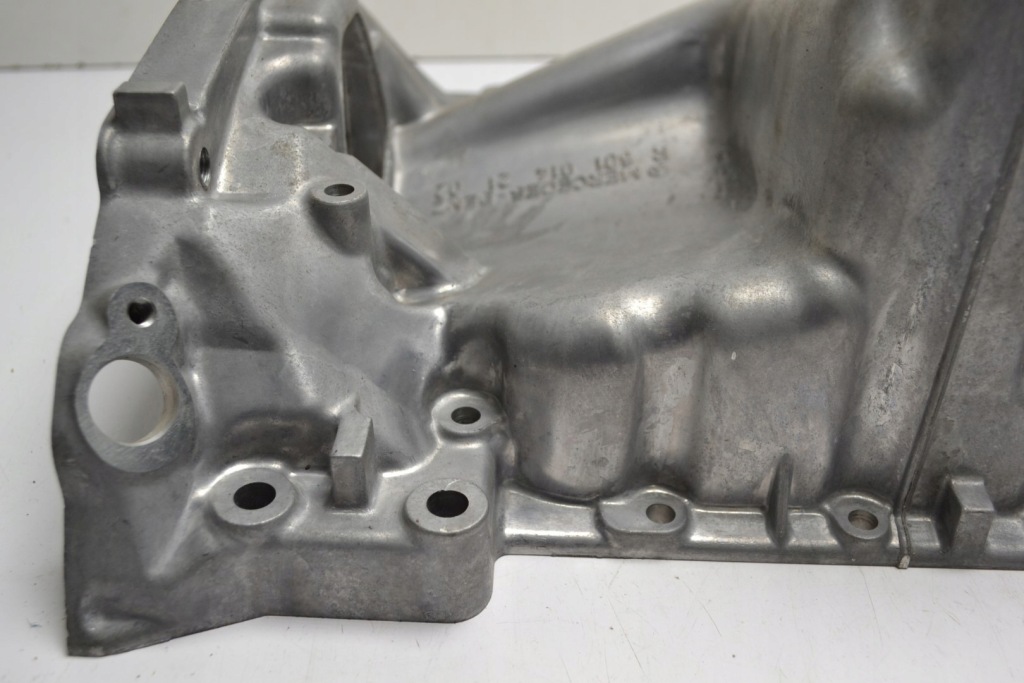 Mercedes t1 kaczka 601 sprinter поддон масляная с Разборки