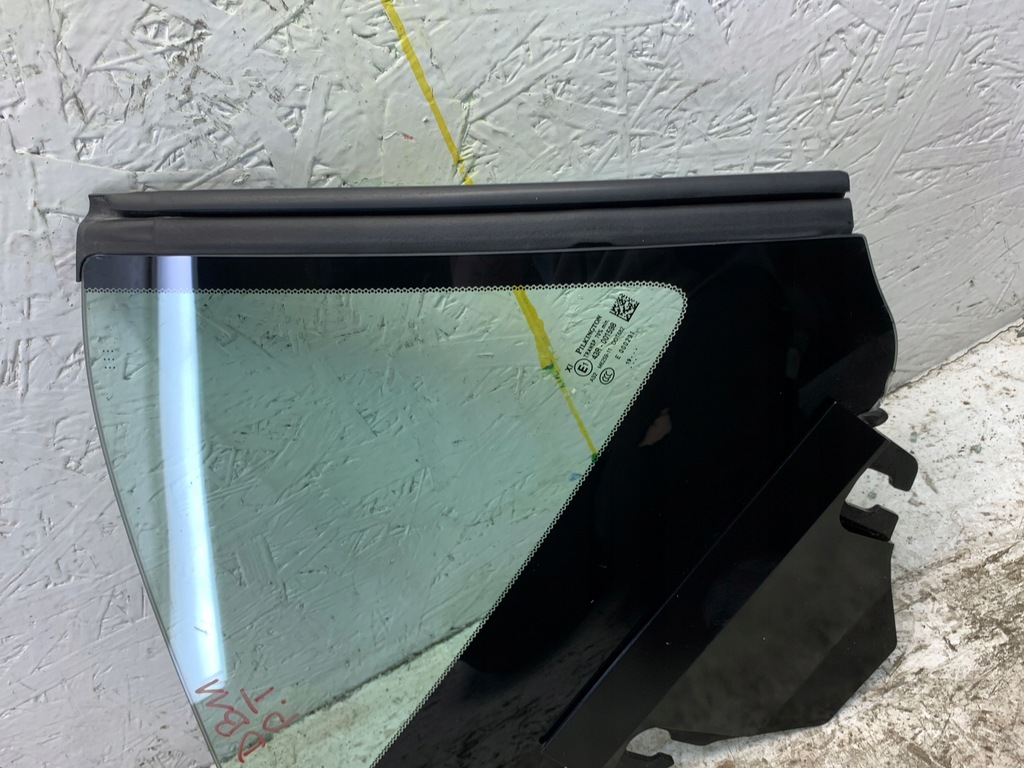 фото №3, Aston martin db11 cabrio стекло правый задняя