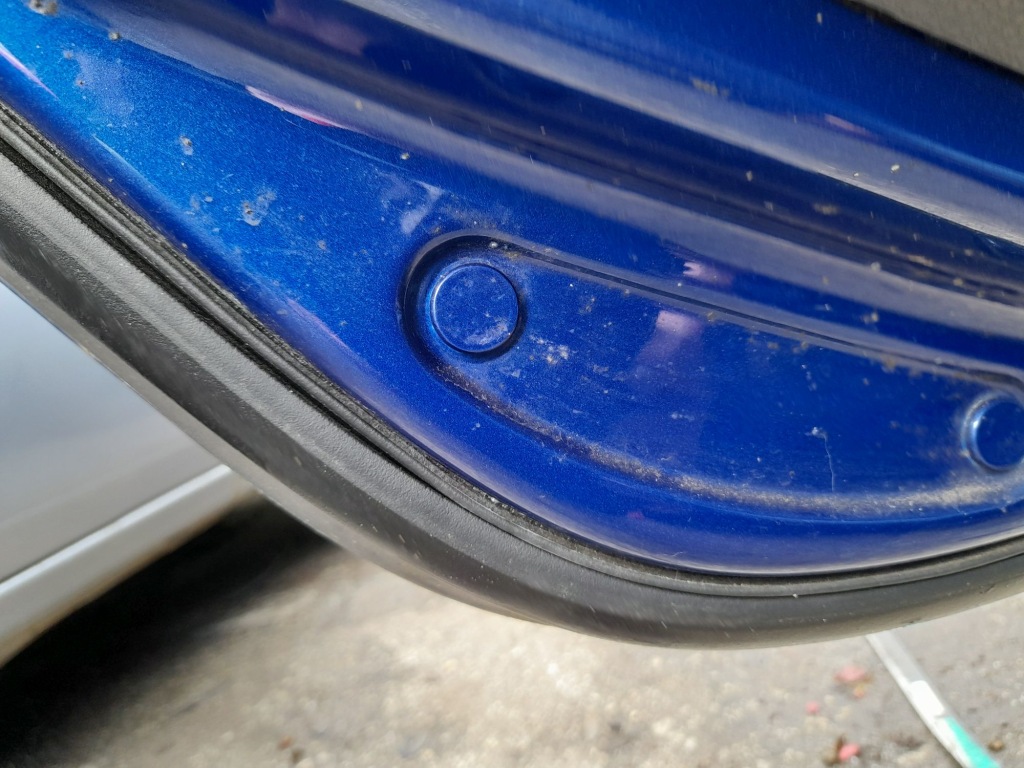 Дверь задние комплект  левая vw golf v 5 lc5j hb Доставка