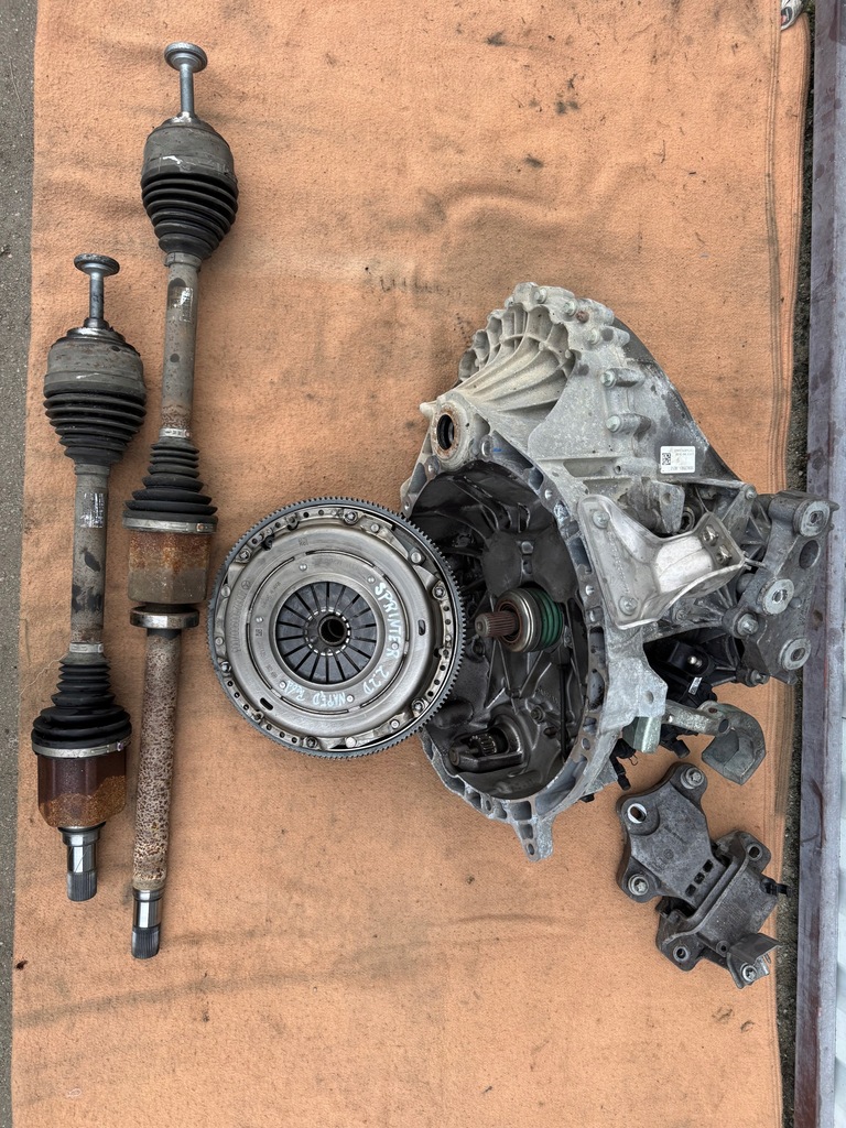 фото №1, Mercedes sprinter 910 2.2 cdi приводной вал левая a9103303500