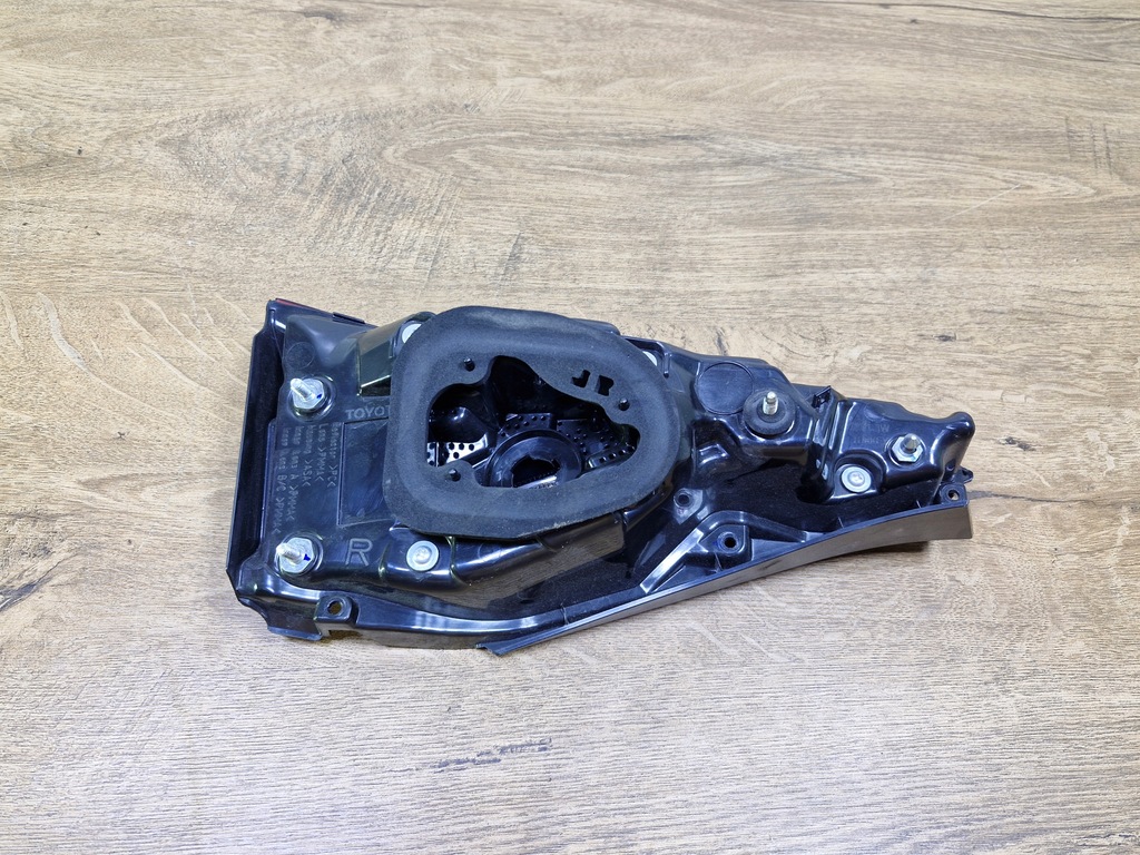 фото №8, Toyota corolla e21 sedan лампа задняя задняя правая w крышка 81580-02c51-00