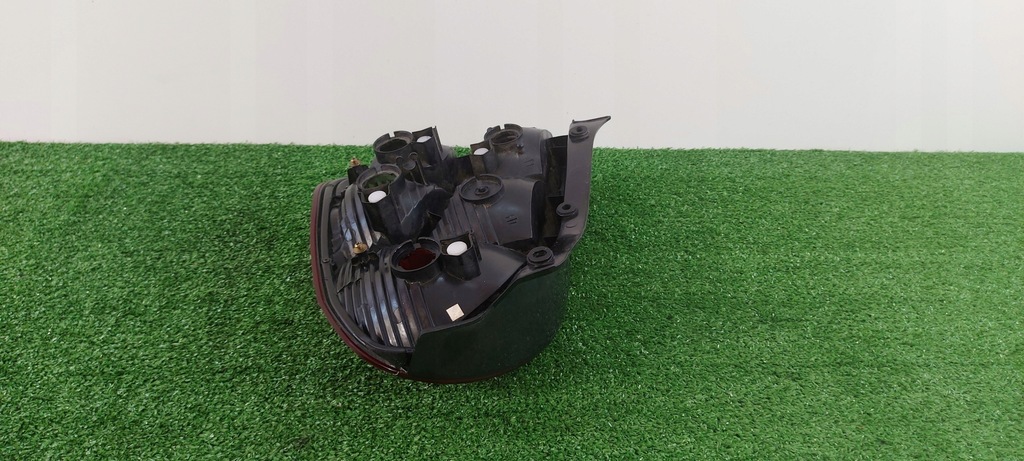 фото №2, Kia carens 00-03 rok ліва лампа задня задня оригінал