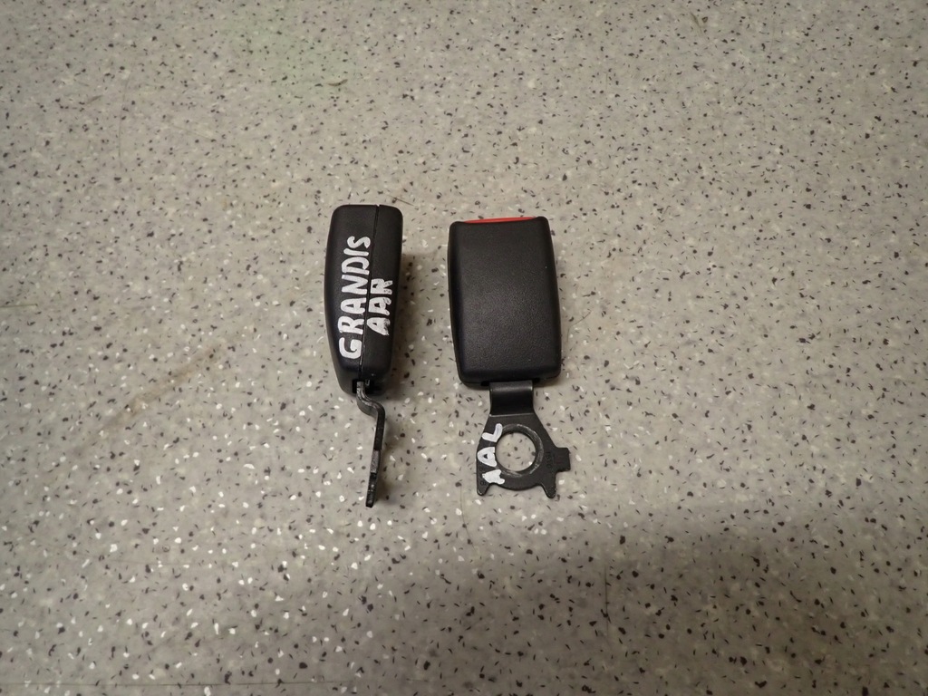 фото №2, Mitsubishi grandis клипса поперечина заднего 3 ряд