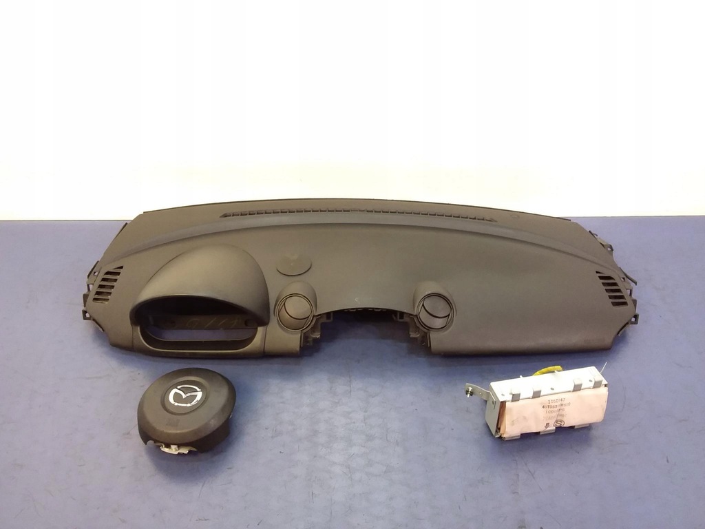 фото №1, Mazda 2 de lift панель приладів приладова консоль