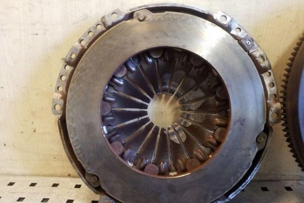 фото №6, Комплект сцепления vw passat variant b8 3g5 04l105273 1.6l дизель 88kw 2015