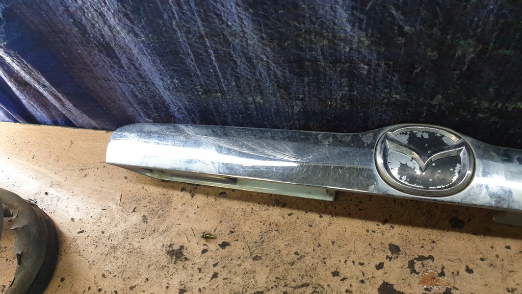 фото №2, Mazda tribute i накладка молдинг кришки задня