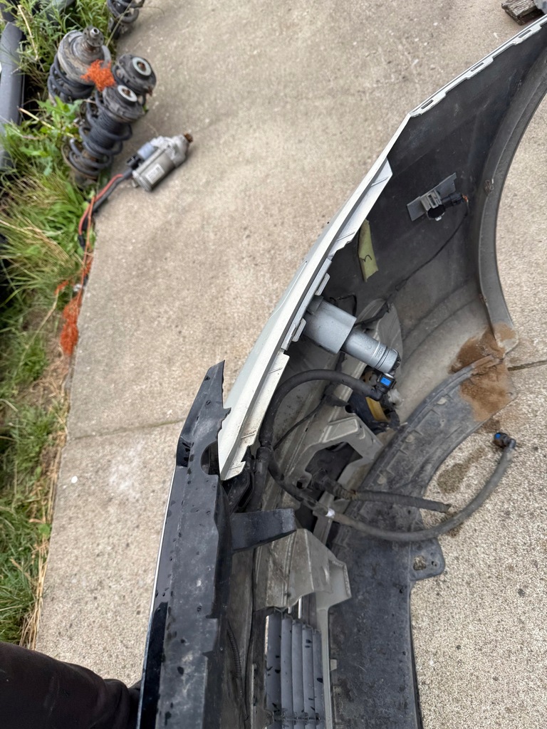 фото №12, Бампер передний kpl. touran 10-15 6-pdc омыватель lr7l