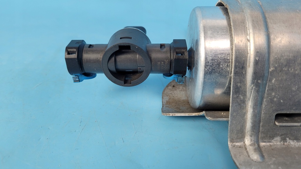 Купити Volvo xc90 2 19r 2.0d корпус фільтра пального кронштейн 31452243 32203317