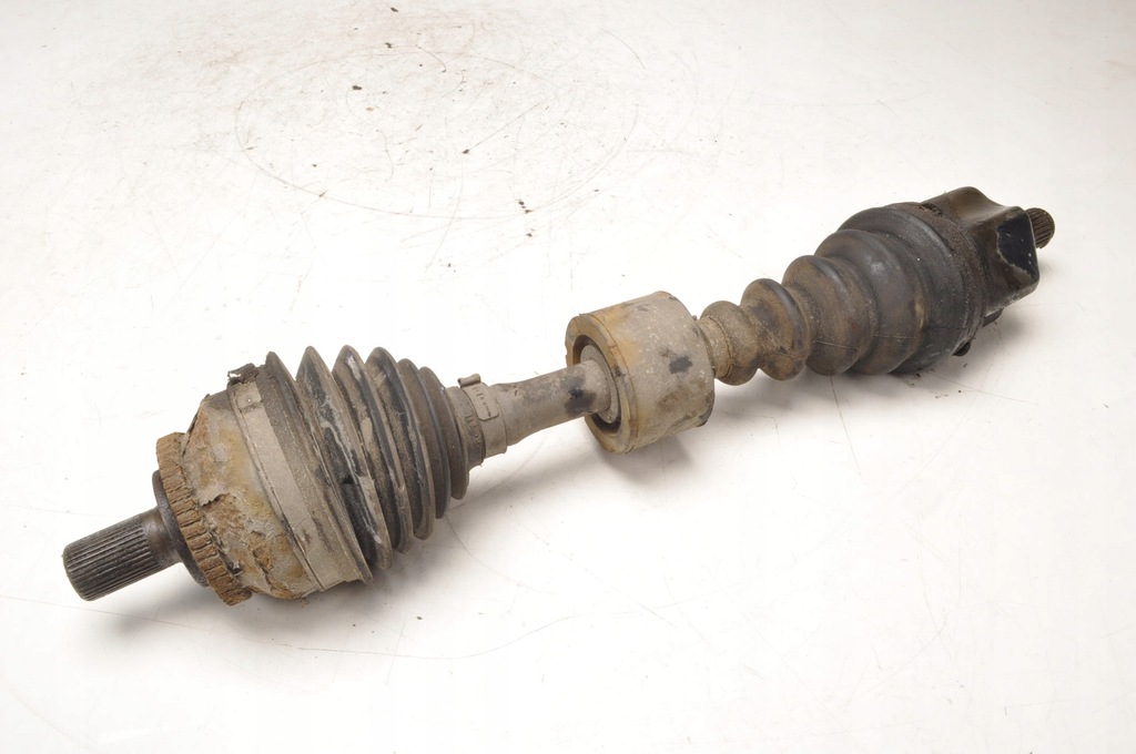 фото №1, Volvo xc70 2.4 d5 2.4 t приводной вал левая короткий p9480545