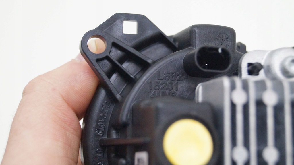 фото №3, Land rover defender ii l663 20- противотуманная фара led drl