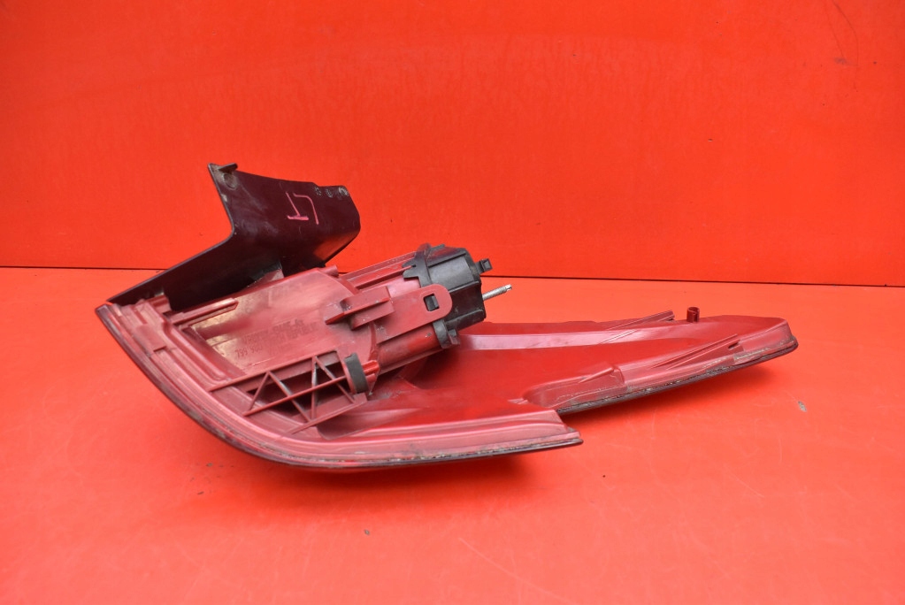 фото №6, Лампа левая задняя задняя vp8x8x-13405-ax citroen c5 ii x7 iii kombi 08-17