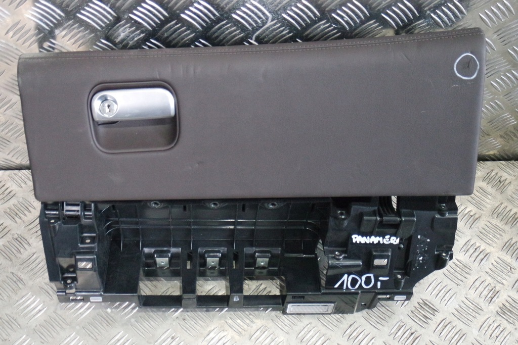 фото №1, Бардачок пассажира porsche panamera espresso