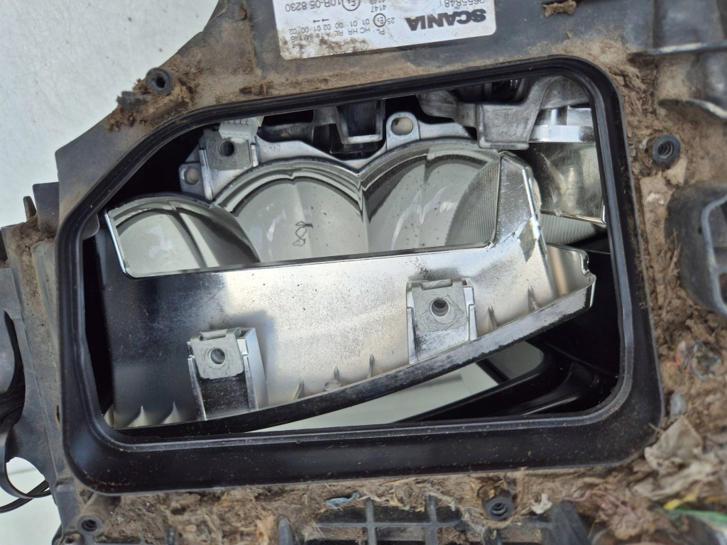 Scania s r 2017- full led левый фара фара правый  2655848 повреждённая в Украине