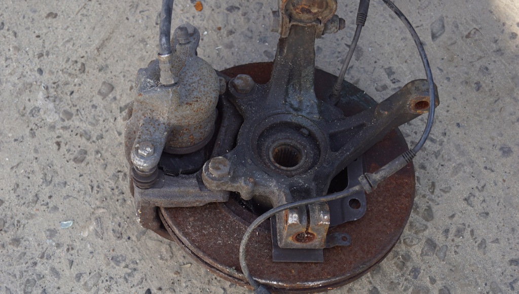 фото №10, Поворотный кулак амортизатор правый перед renault captur i 1.5dci