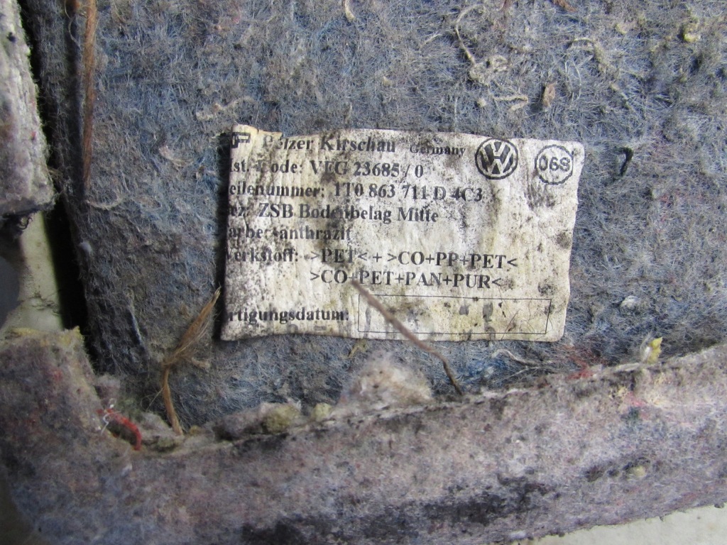 фото №8, Обшивка пол vw touran i 03-10r 1t0863711d