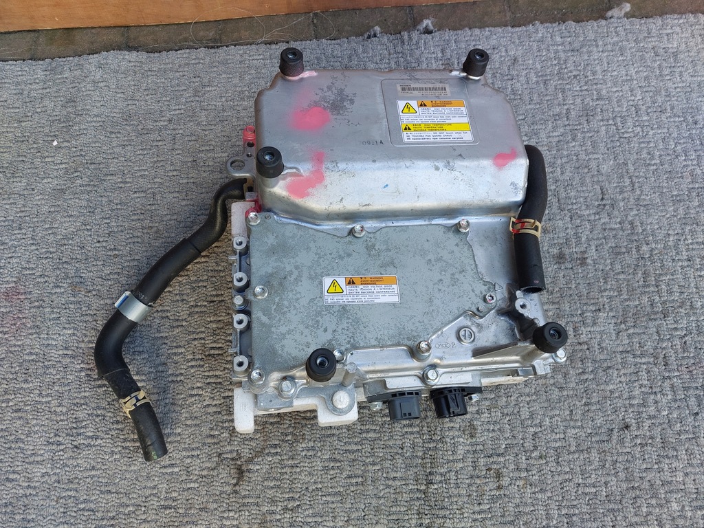 фото №1, Конвертер напряжения outlander iii lift phev 17r