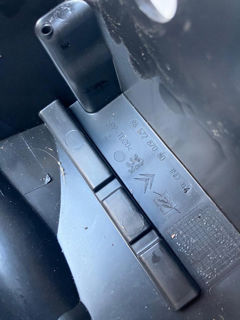 фото №7, Корпус коробка предохранителей c3 ii 9657287180