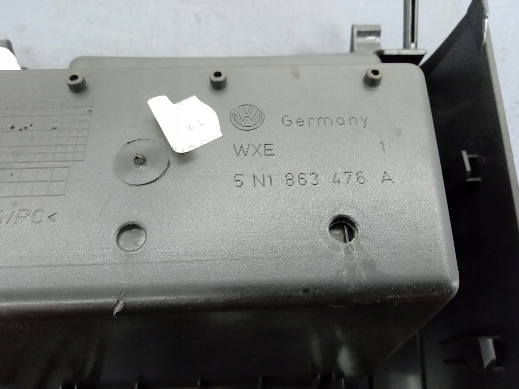 Купить Vw tiguan i 07- туннель средний бардачок 5n1863476a