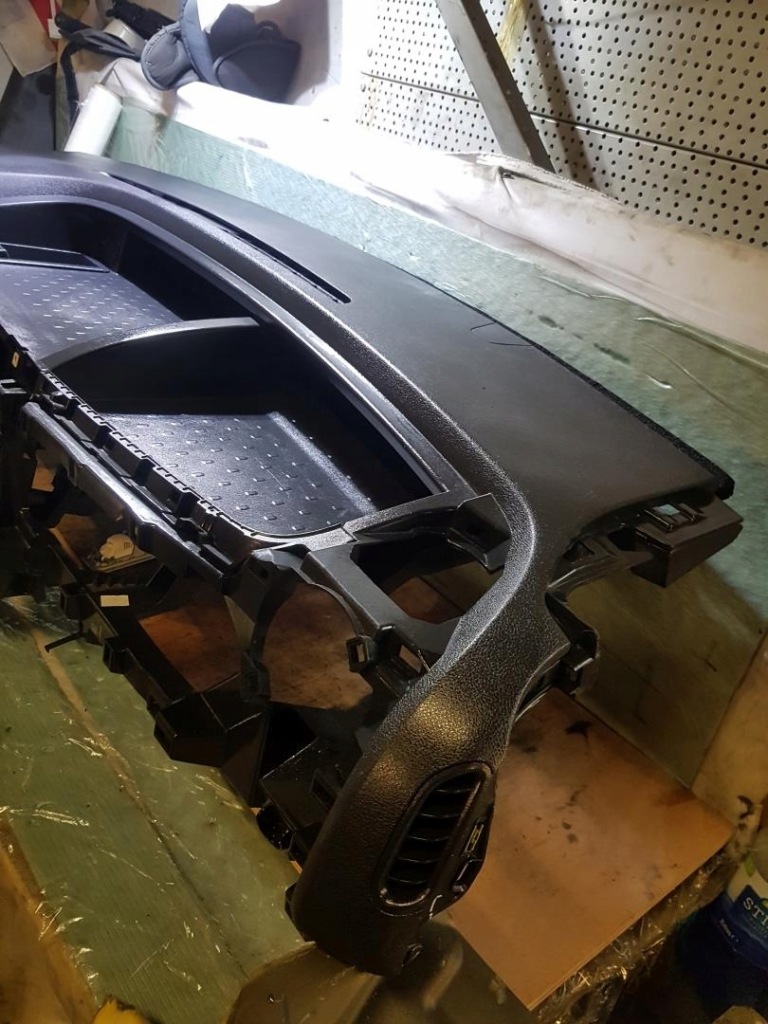 фото №3, Консоль панель приладів europa renault trafic iii