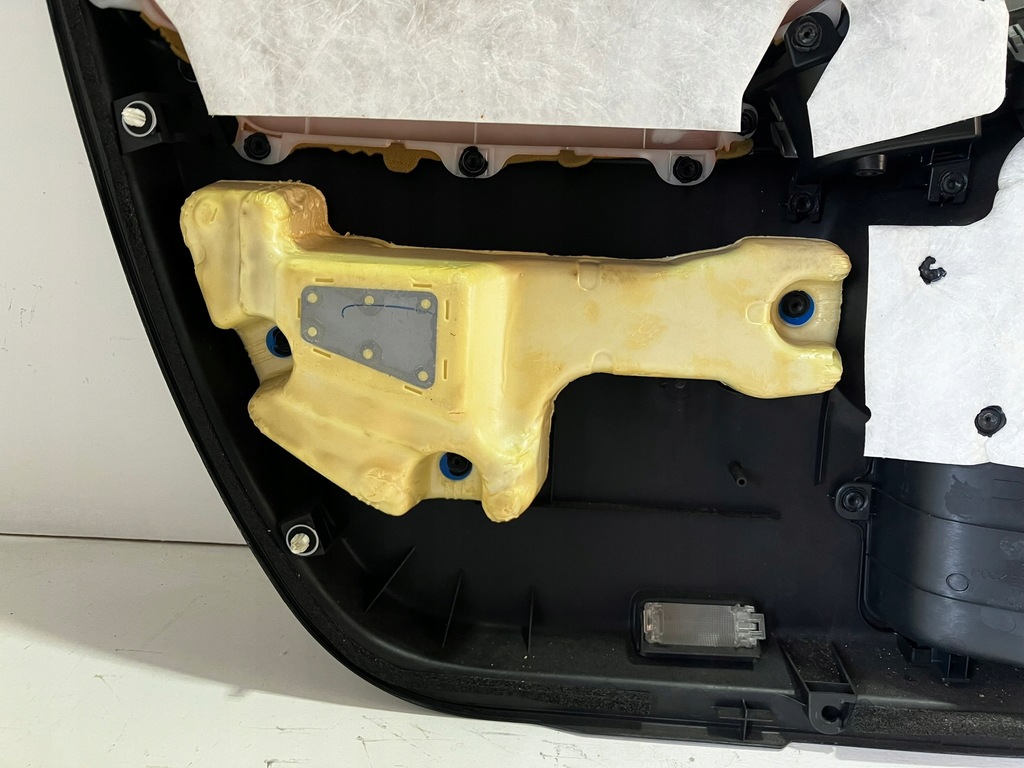 фото №10, Prius iii обшивка обивка дверь правый перед czarn