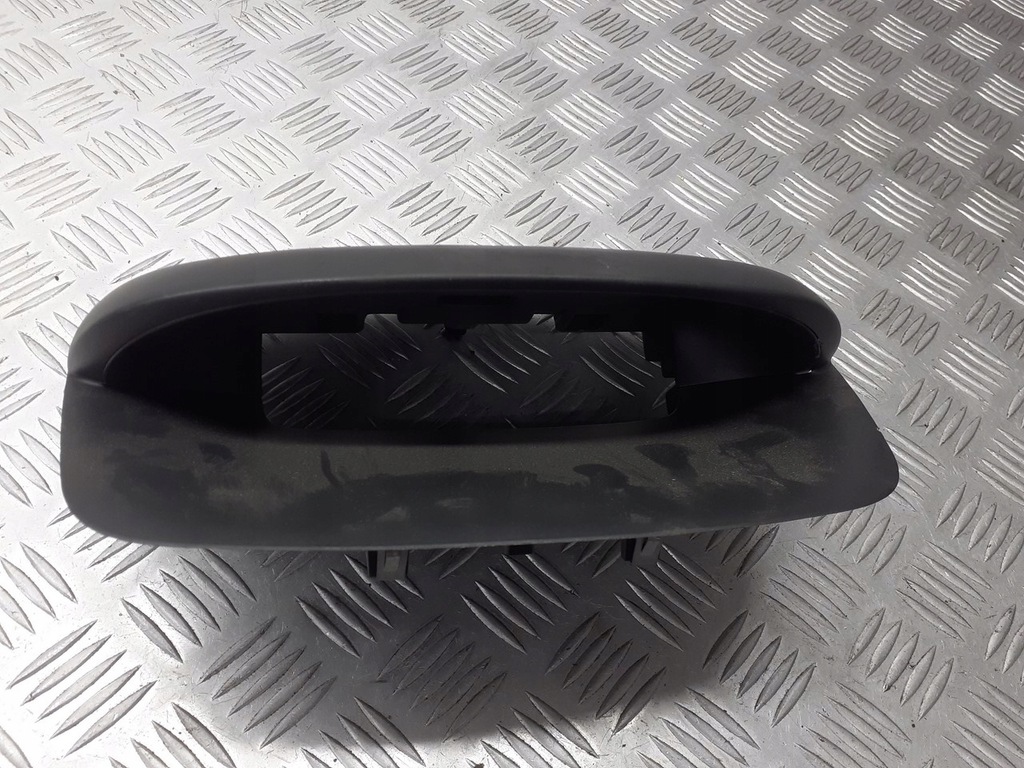 фото №1, Рамка дисплея renault megane iii 1004595