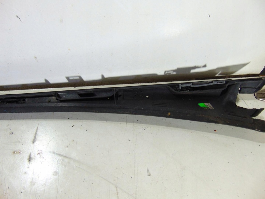 фото №8, Молдинг стекло лобовое правая peugeot 5008 i