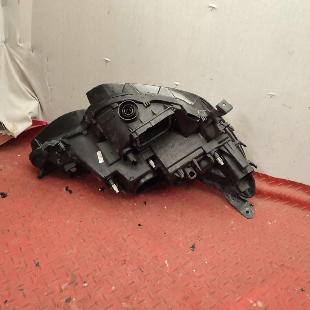 Renault megane линза длинный led европа хорошее состояние фара левая Оригинал