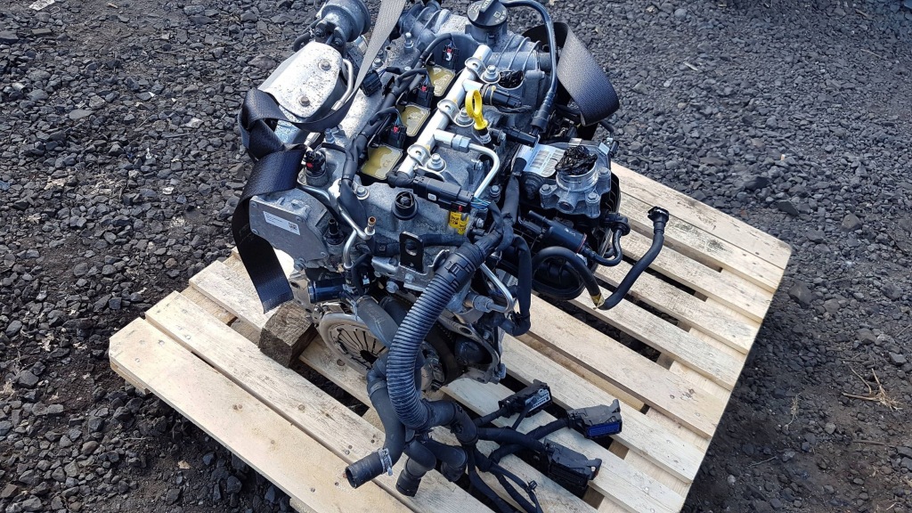 Opel astra k adam corsa e 1.o turbo двигатель комплектный  63 tys km Оригинал