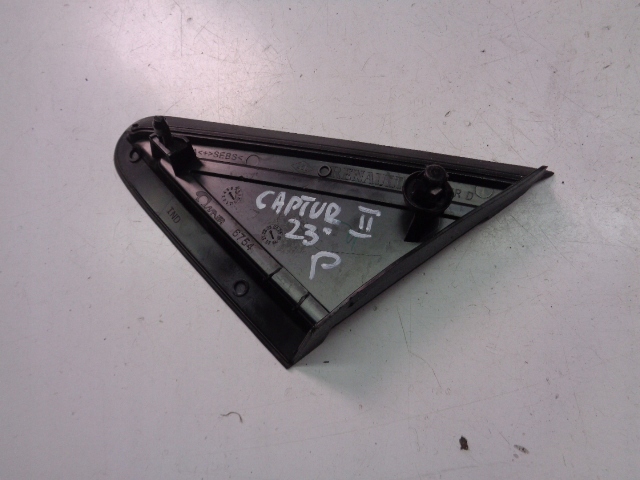 фото №4, Молдинг трикутник крила права renault captur ii 1.6 e-tech 2023 rok