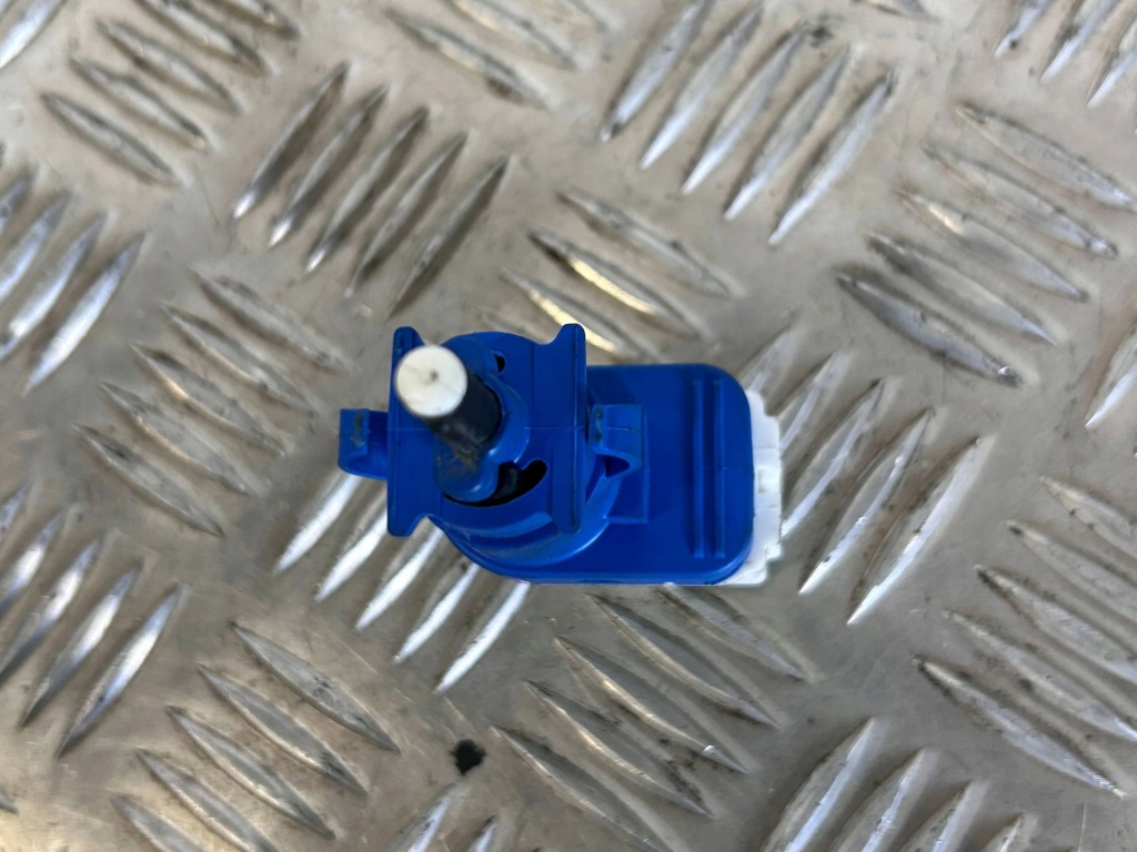 Датчик педали тормоза tesla model x 100512400a в Украине