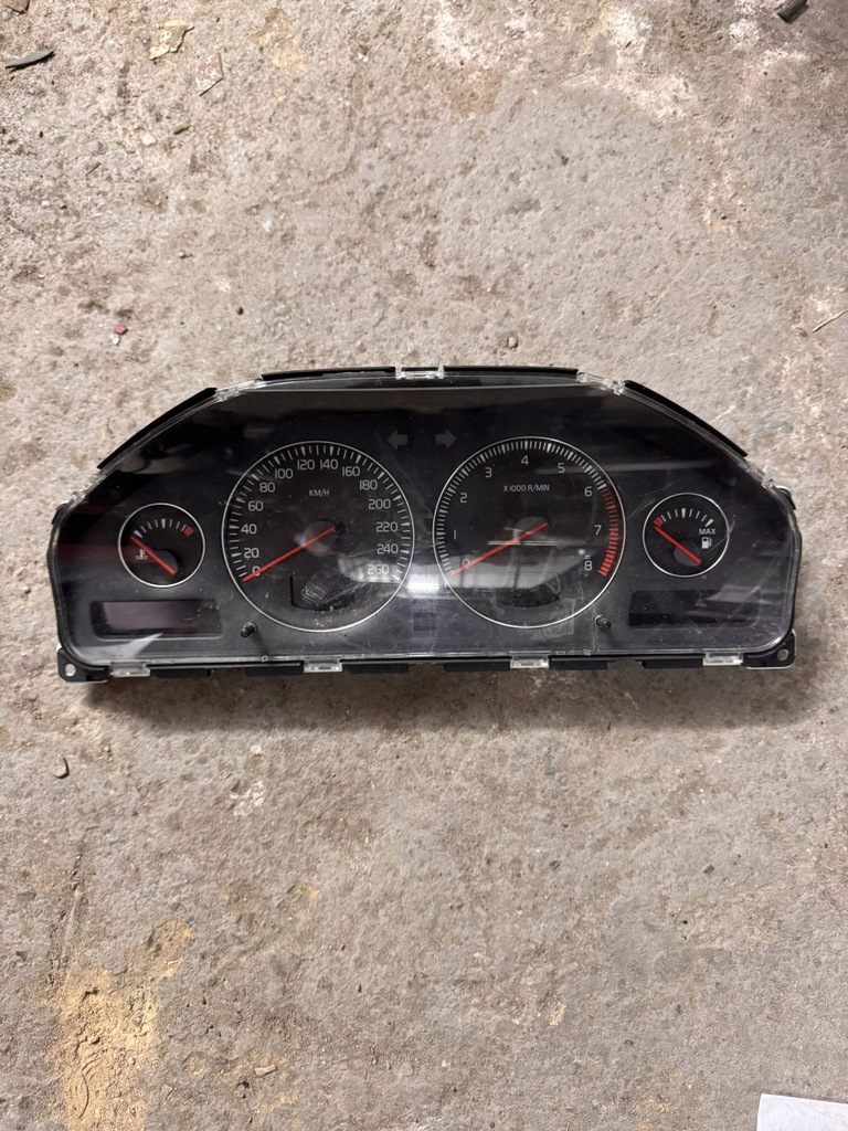 фото №1, Volvo v70 2006 счетчик / спидометр