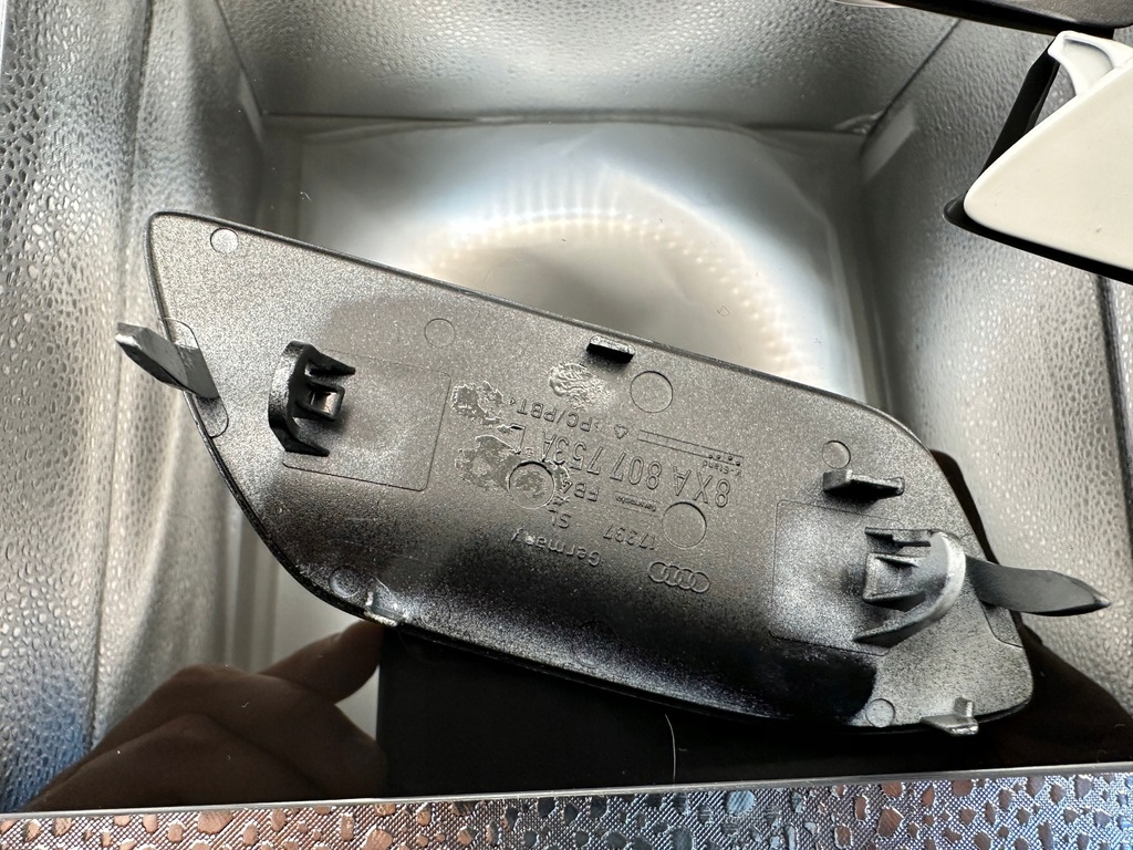 фото №15, Заглушка распылителя audi a1 lift s-line l / p lz9y czarna перламутр