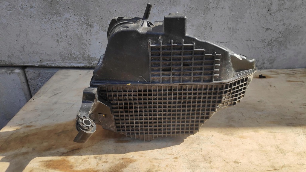 фото №5, Корпус фильтра воздуха 1.6 dacia duster i 165009775r