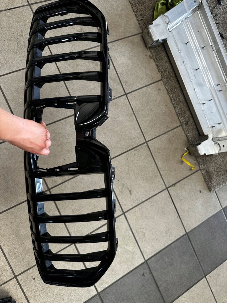 Решітка радіатора решітка радіатора решітка  радіатора bmw 2 u06 9882243-13 Доставка