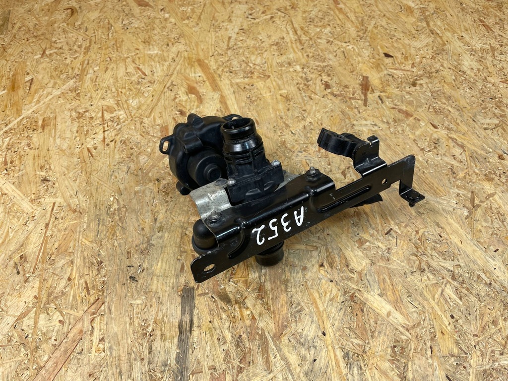 фото №8, Насос wody термостат клапан alfa romeo giulia 00500490780 68312761ac 2016-