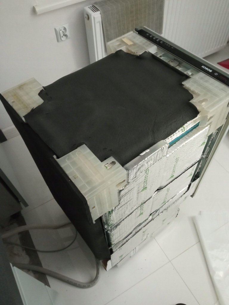 Легкая мат шумоизоляционная бутиловая тепловая 1,5mm samoprzylepna с алюминий в Украине