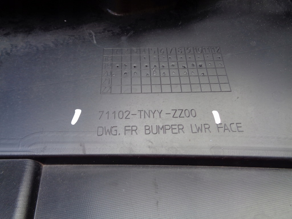 фото №8, Honda оригинальный номер 71102-tnyy-zz00 накладка бампера crv