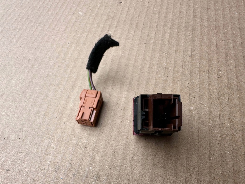 Peugeot 207 кнопка выключатель аварийных штекер 96472122kr Киев