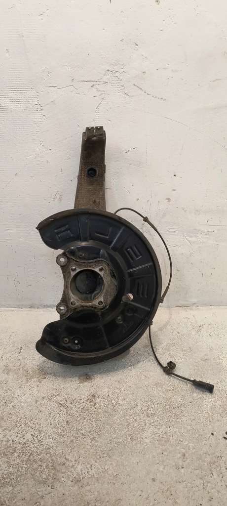 фото №2, Поворотный кулак правая перед tesla model s