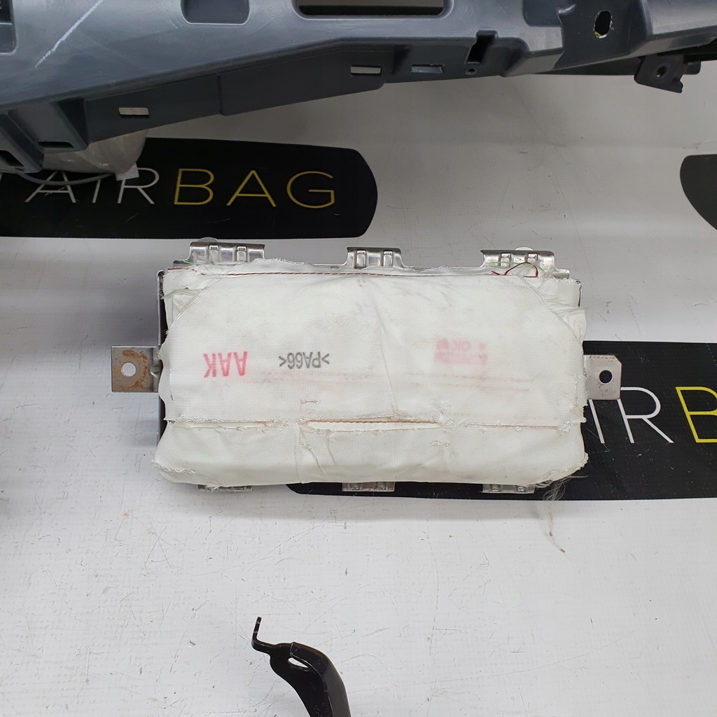 фото №8, Camry приборная панель консоль подушки безопасности ремни подушка безопасности