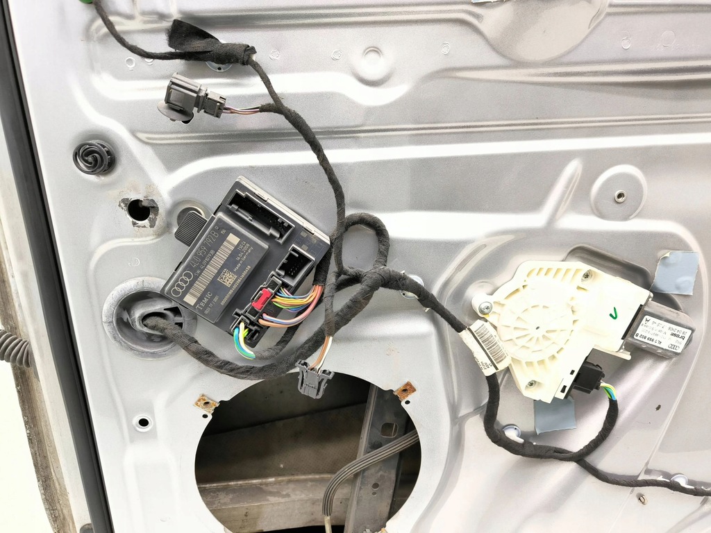 фото №13, Audi q7 4l 2009 правая сторона дверь передние