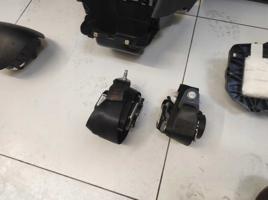 фото №14, Приборная панель консоль подушки безопасности ремни orginał peugeot 2008 i 1 lift