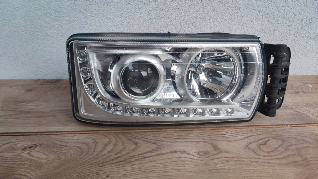 Купити Фара iveco stralis 5801745452